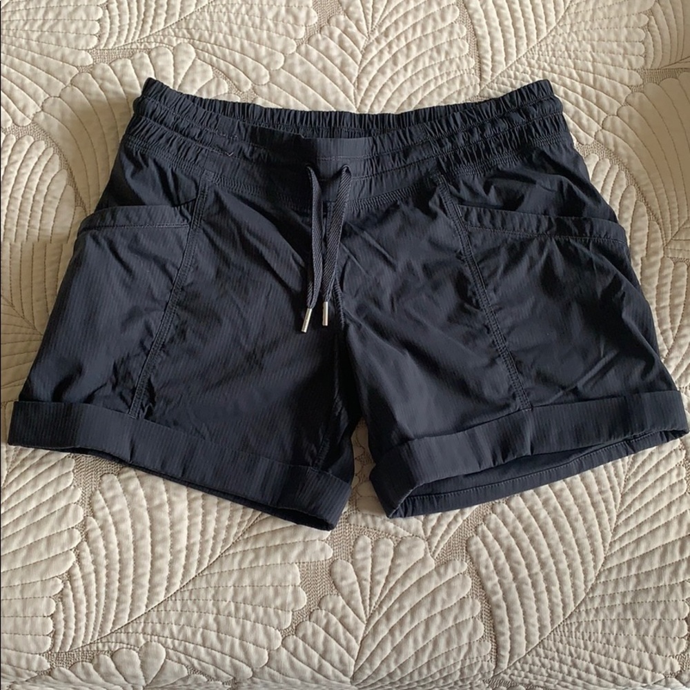 Lululemon Studio Short size 6
